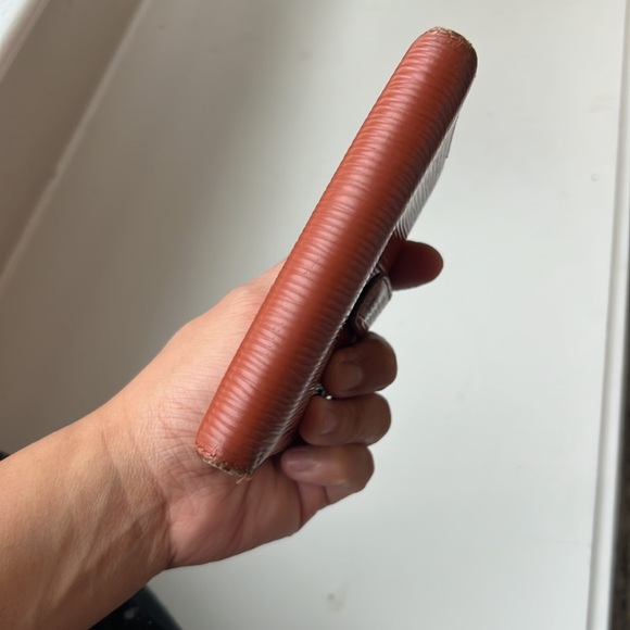 louis Vuitton Epi Snap fold wallet - Picture 4 of 9